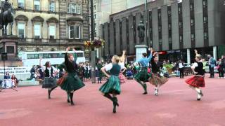 Scottish folk dance Strathspey amp Tulloch [upl. by Dre]