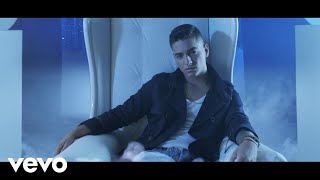 Maluma  La Temperatura Video ft Eli Palacios [upl. by Quinn21]